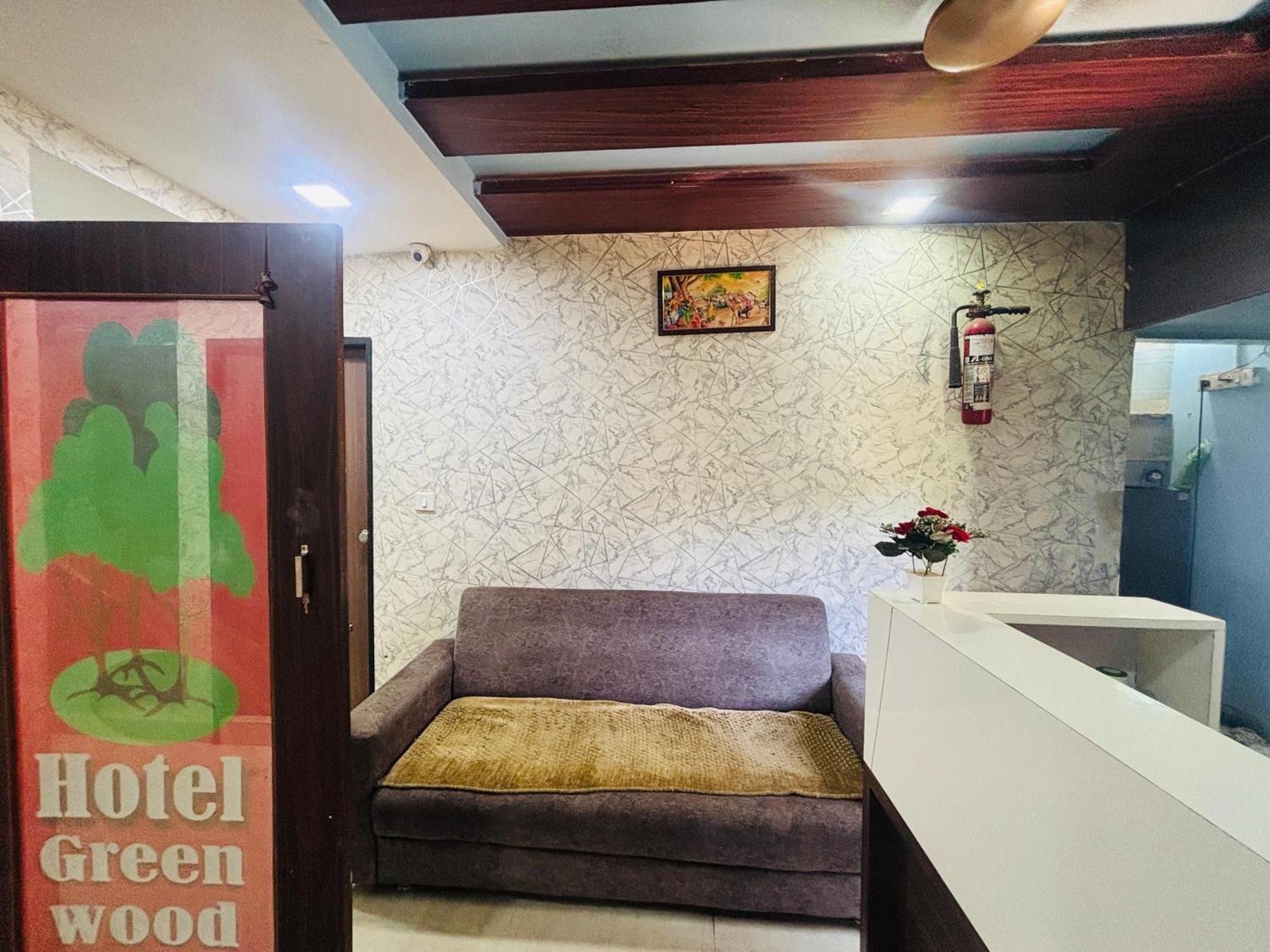 Hotel Greenwood Ahmadábád Kültér fotó